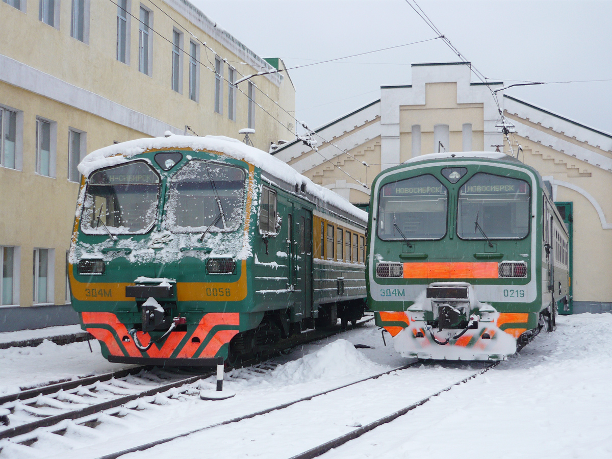 Электропоезд ЭД4М